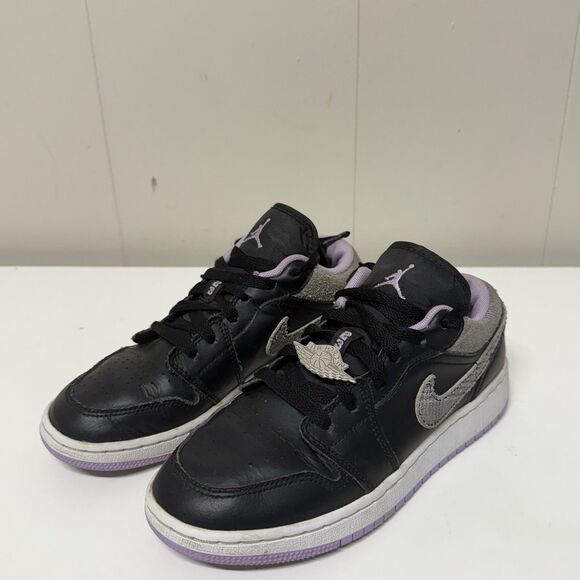Nike Air Jordan 1 Low Houndstooth Black Lilac DH0570-015 Size 3.5 / Women 5 - Picture 1 of 9